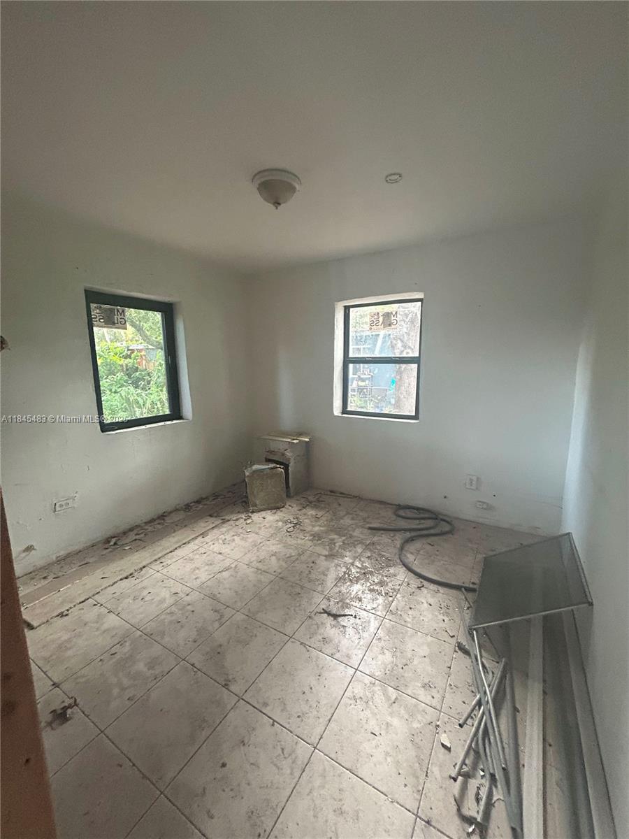 ELEANOR PARK - Residential