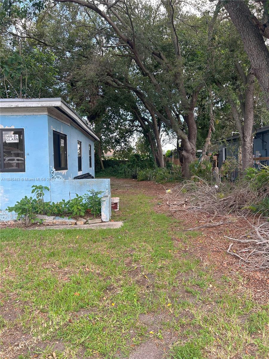 ELEANOR PARK - Residential