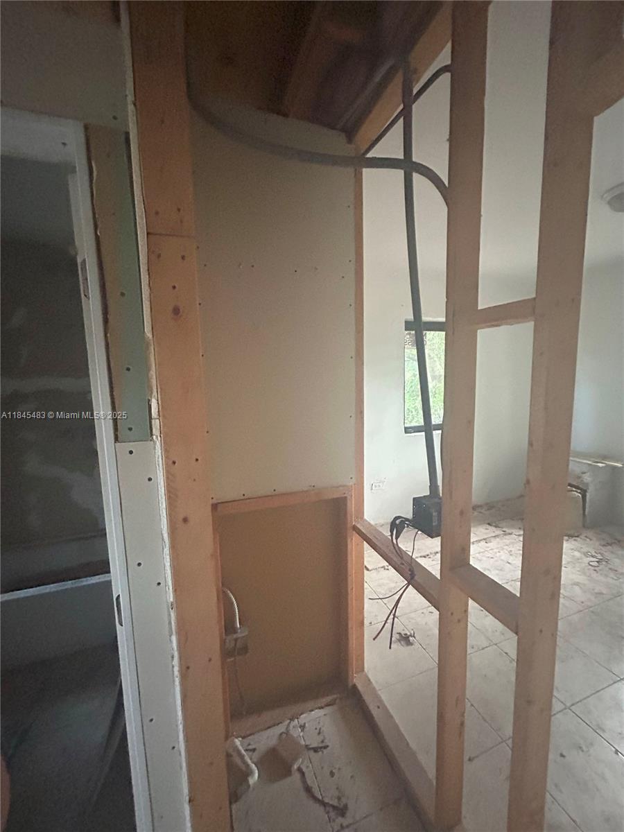 ELEANOR PARK - Residential