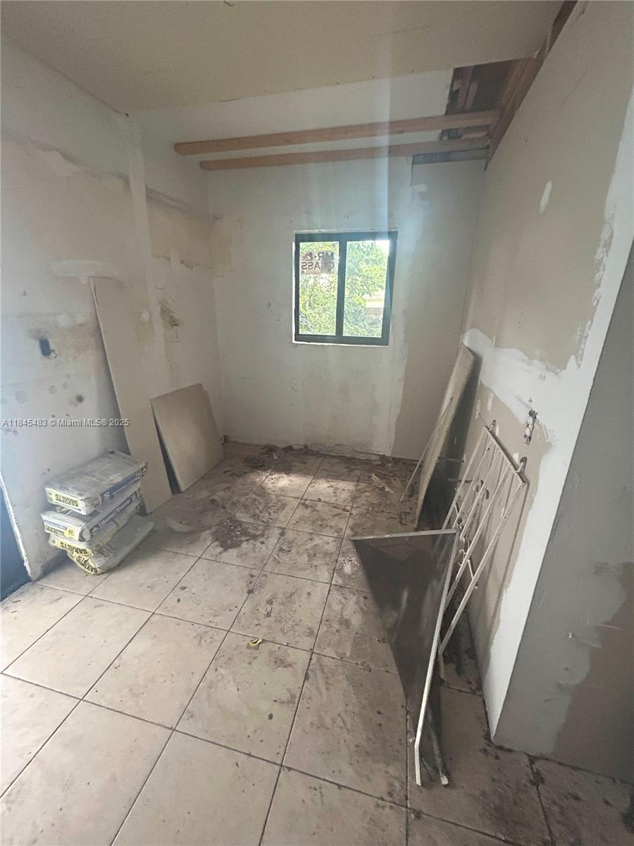 ELEANOR PARK - Residential