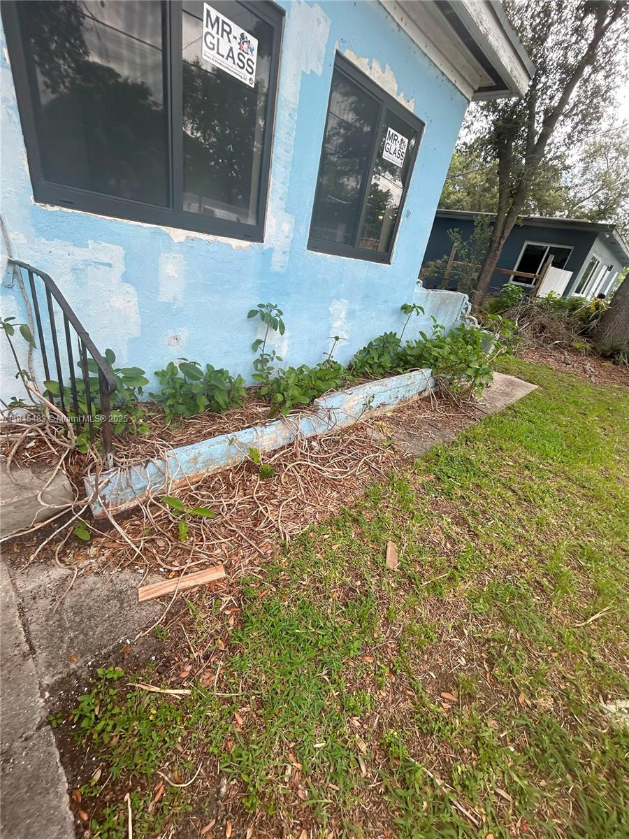 ELEANOR PARK - Residential