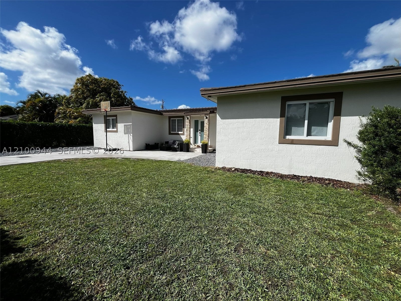 9975 NW 27th Ter
