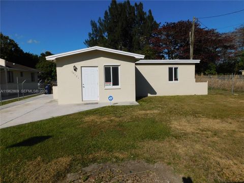 10121 W Jessamine St 10121 Miami FL 33157