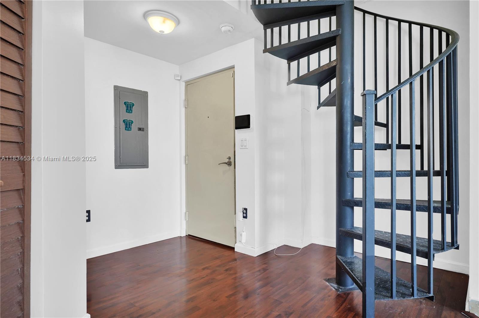 3339 Virginia St PH-1