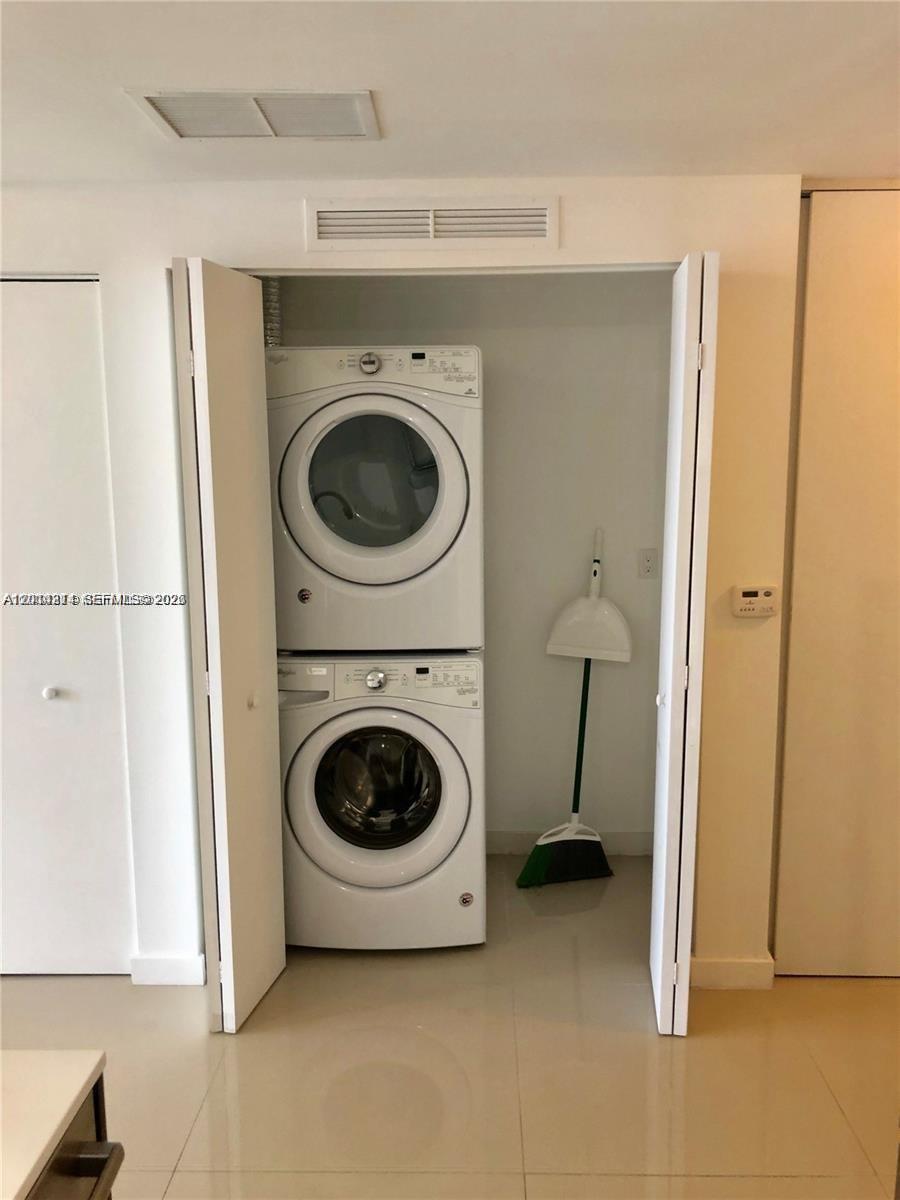 ARIA ON THE BAY CONDO - Residential Lease