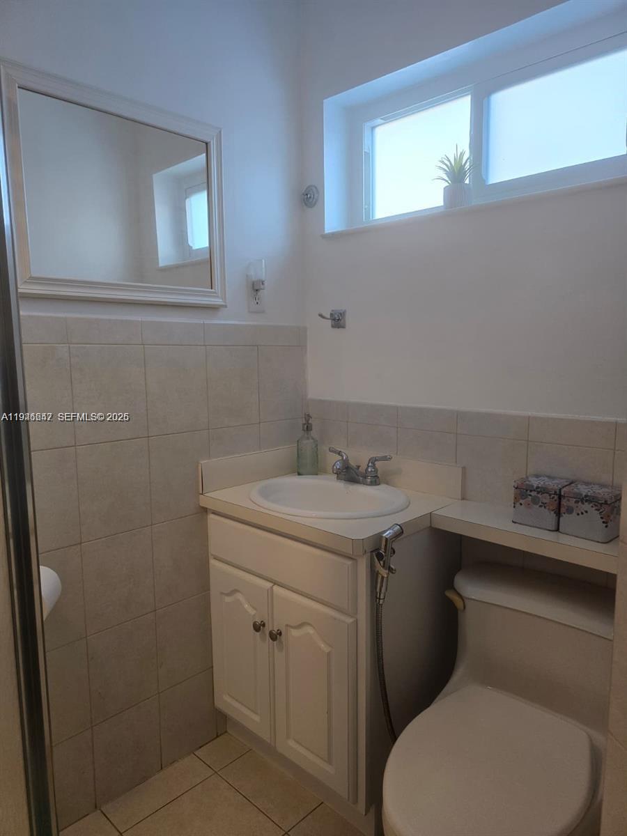 HOLLYWOOD LITTLE RANCHES - Residential