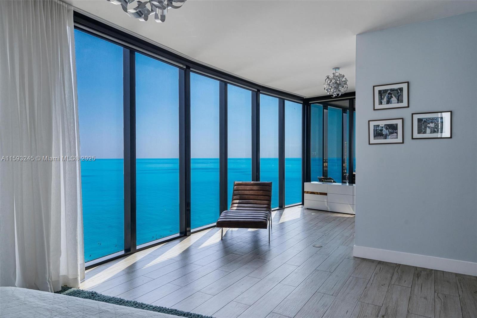 18555 COLLINS AVENUE COND - Residential