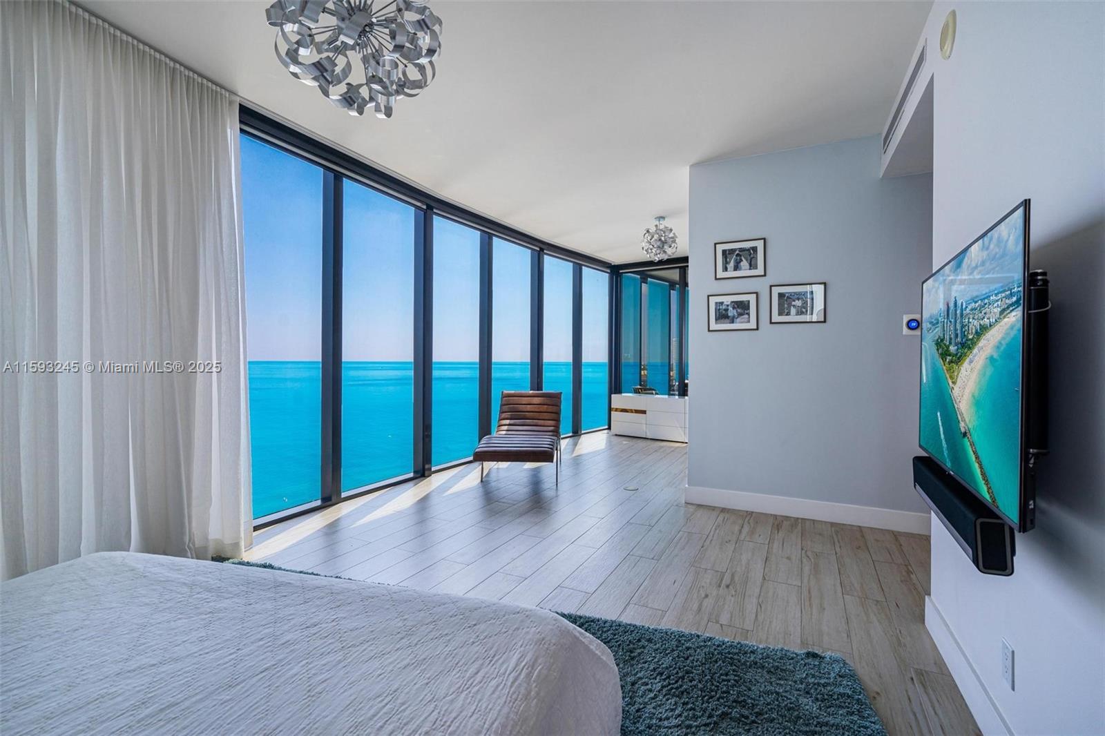 18555 COLLINS AVENUE COND - Residential