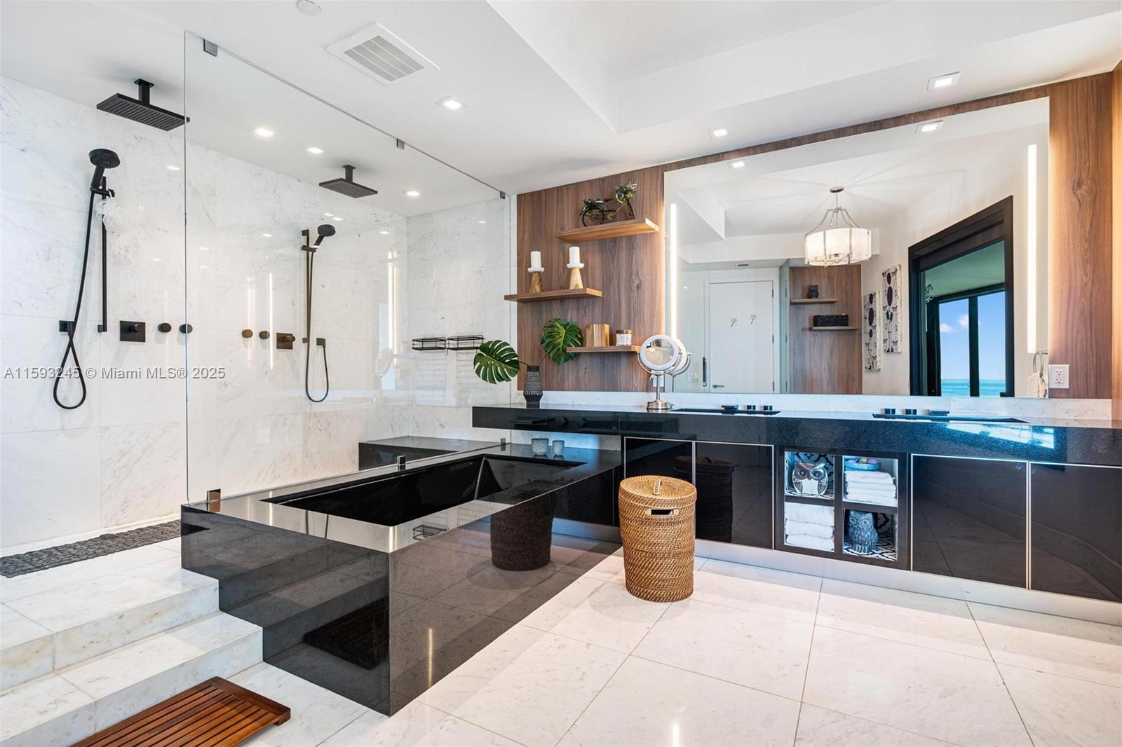 18555 COLLINS AVENUE COND - Residential