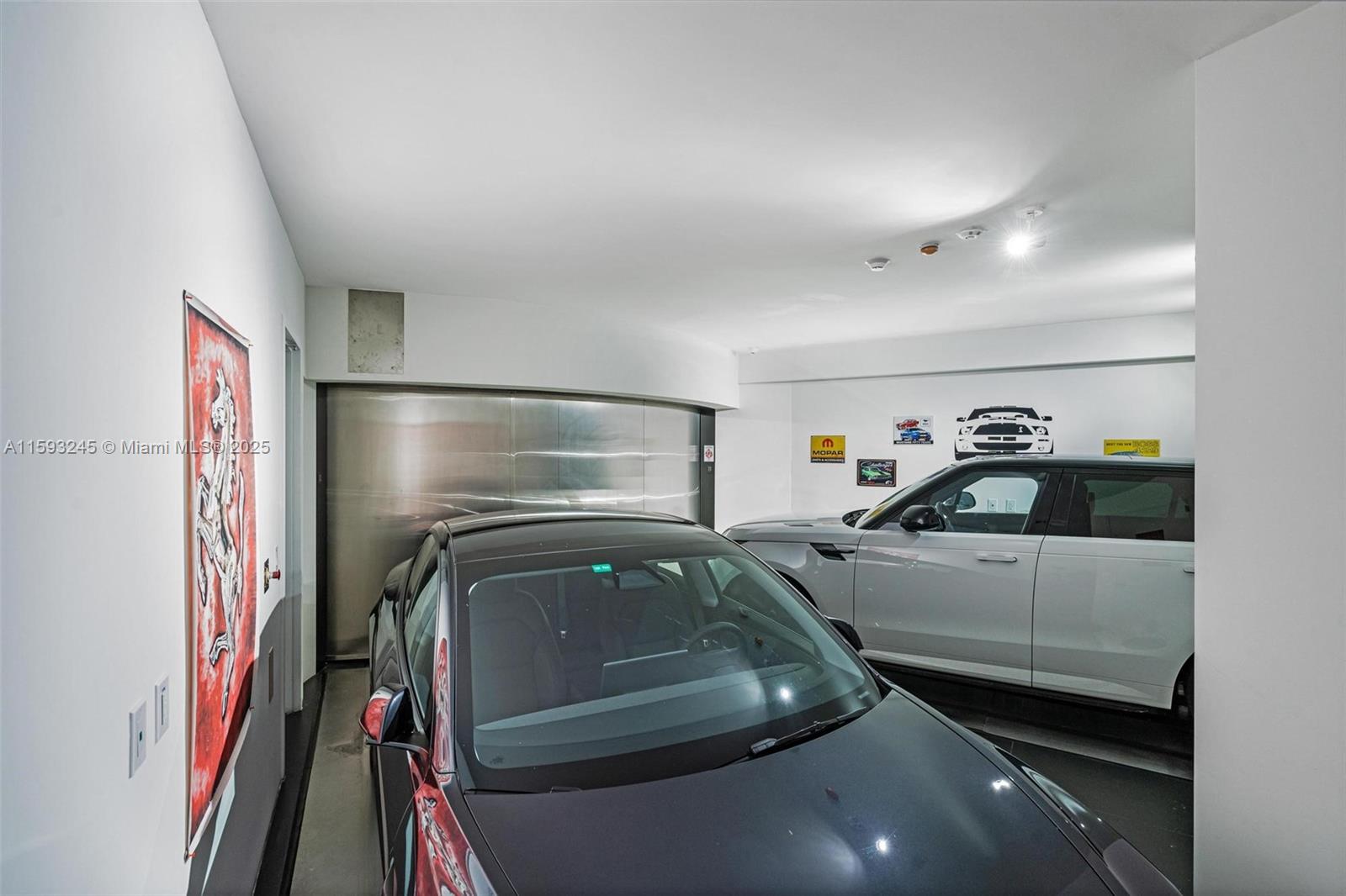 18555 COLLINS AVENUE COND - Residential