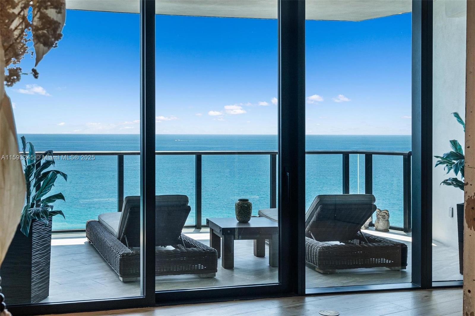 18555 COLLINS AVENUE COND - Residential