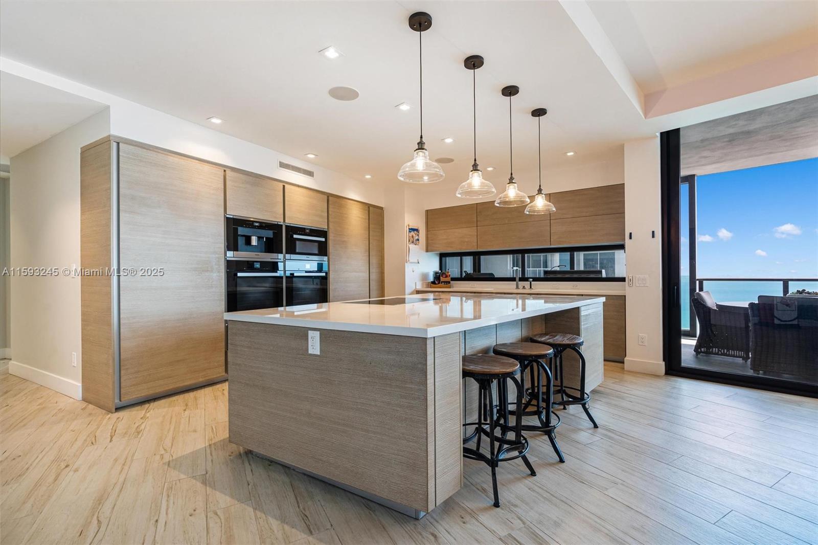 18555 COLLINS AVENUE COND - Residential