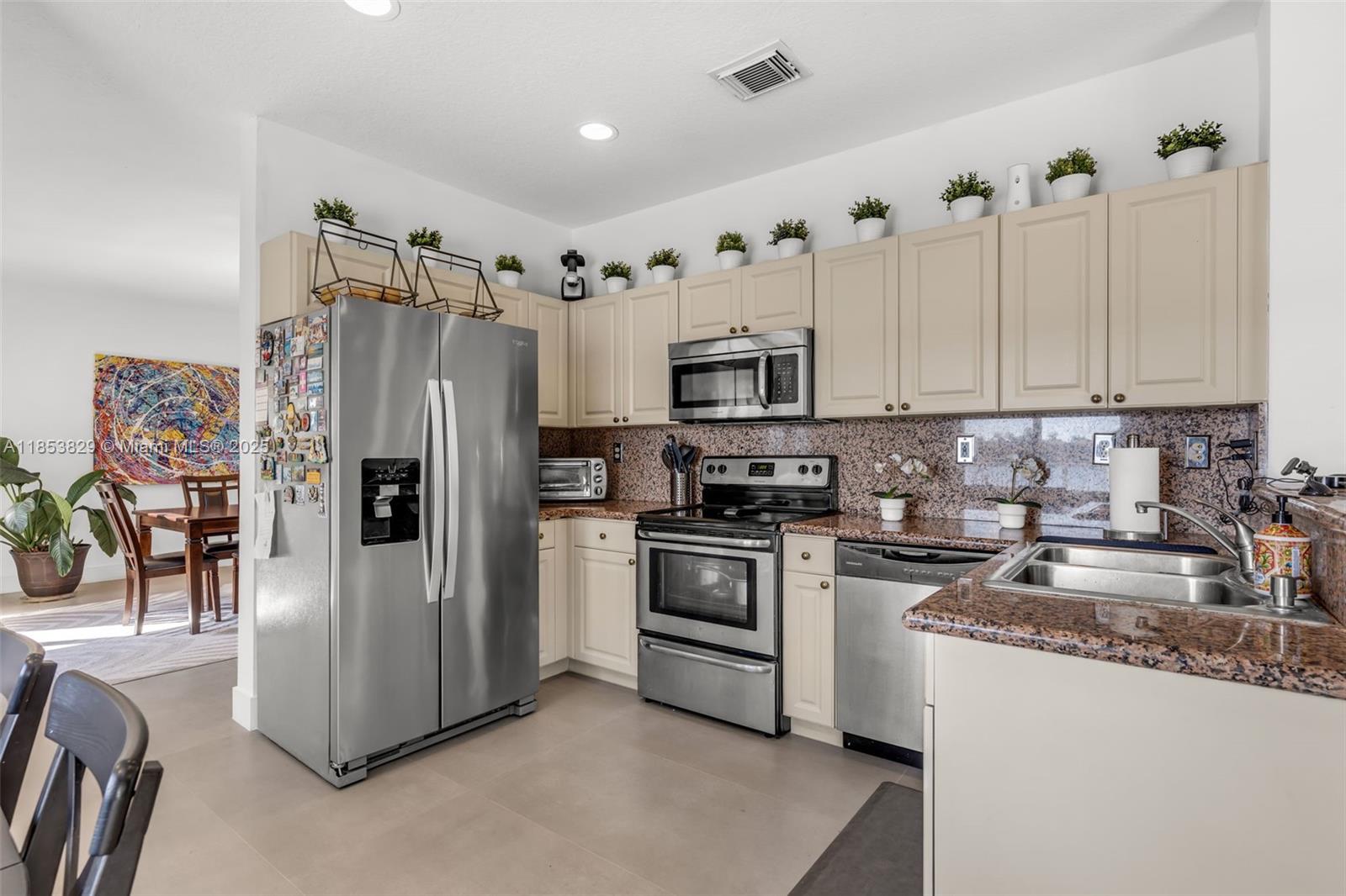 TWIN LAKE SHORES EAST - Residential