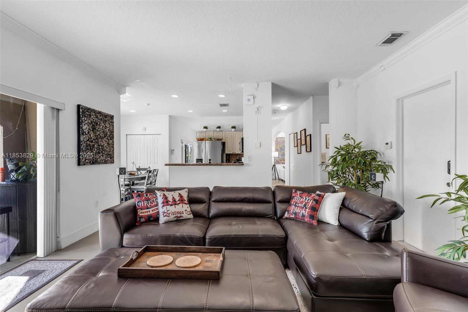 TWIN LAKE SHORES EAST - Residential