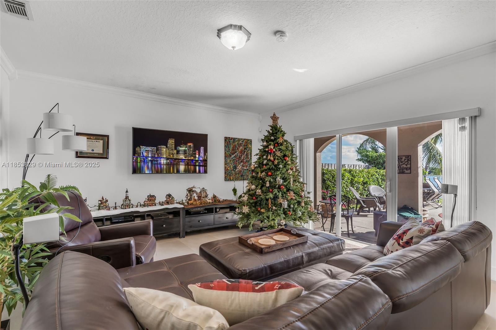 TWIN LAKE SHORES EAST - Residential