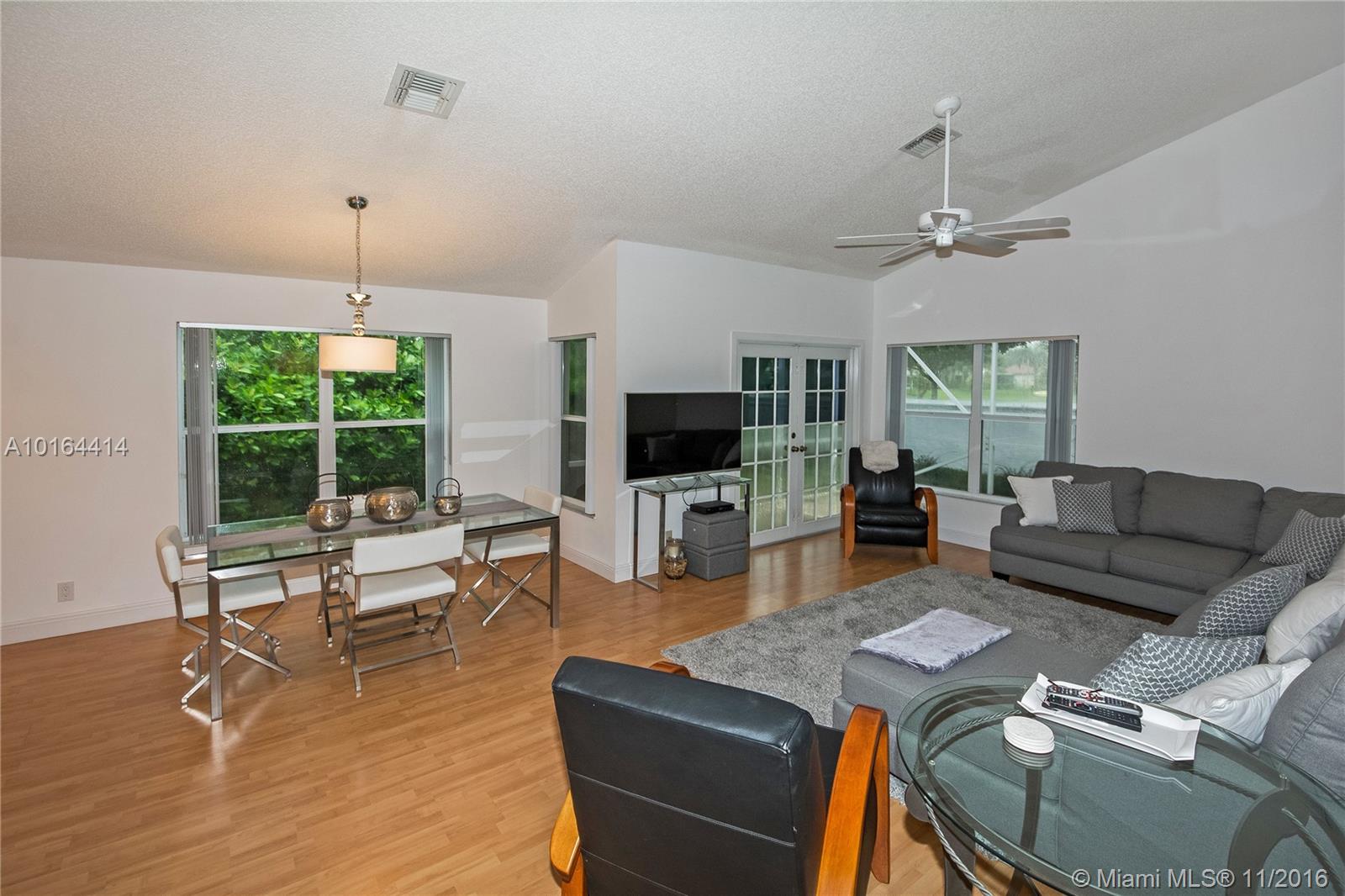 Forest Ridge Cluster Home - Residential