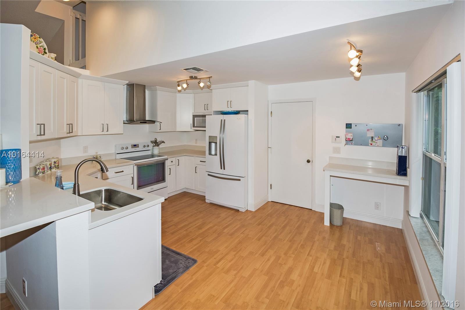 Forest Ridge Cluster Home - Residential