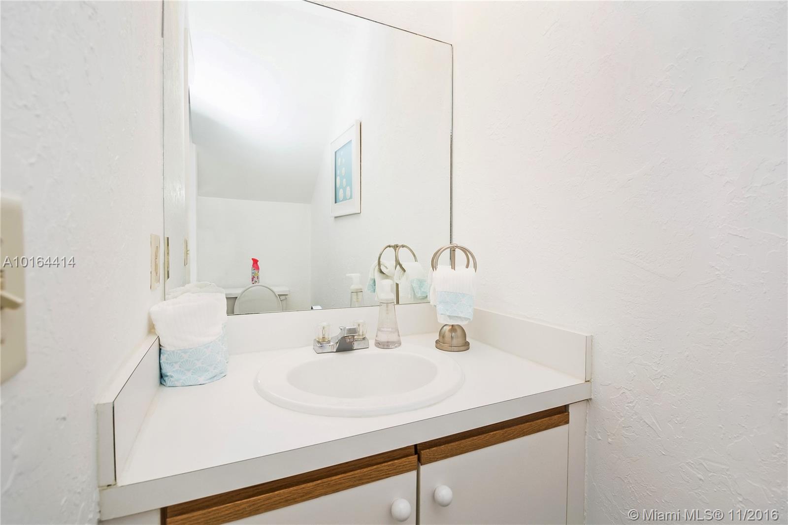 Forest Ridge Cluster Home - Residential