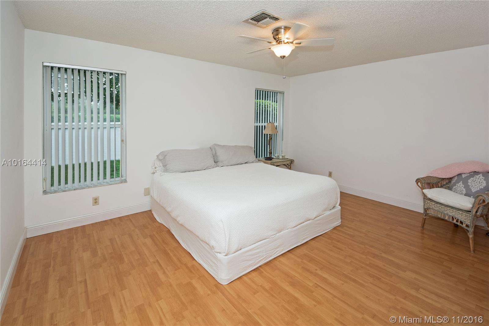 Forest Ridge Cluster Home - Residential