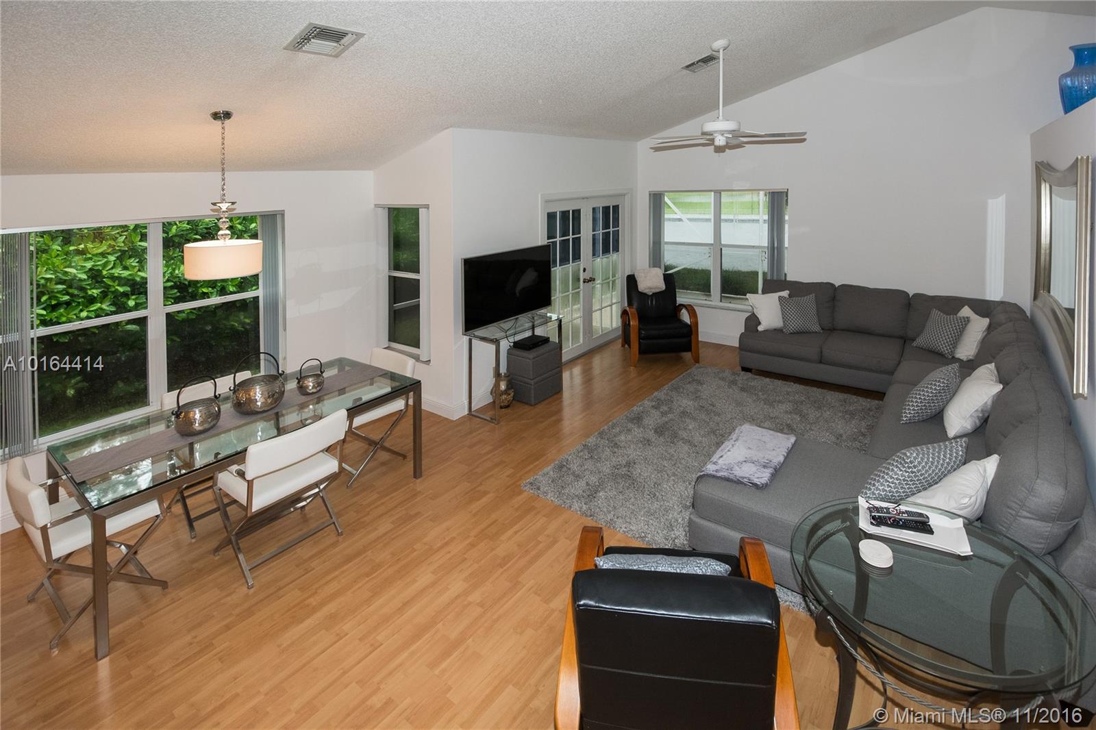 Forest Ridge Cluster Home - Residential