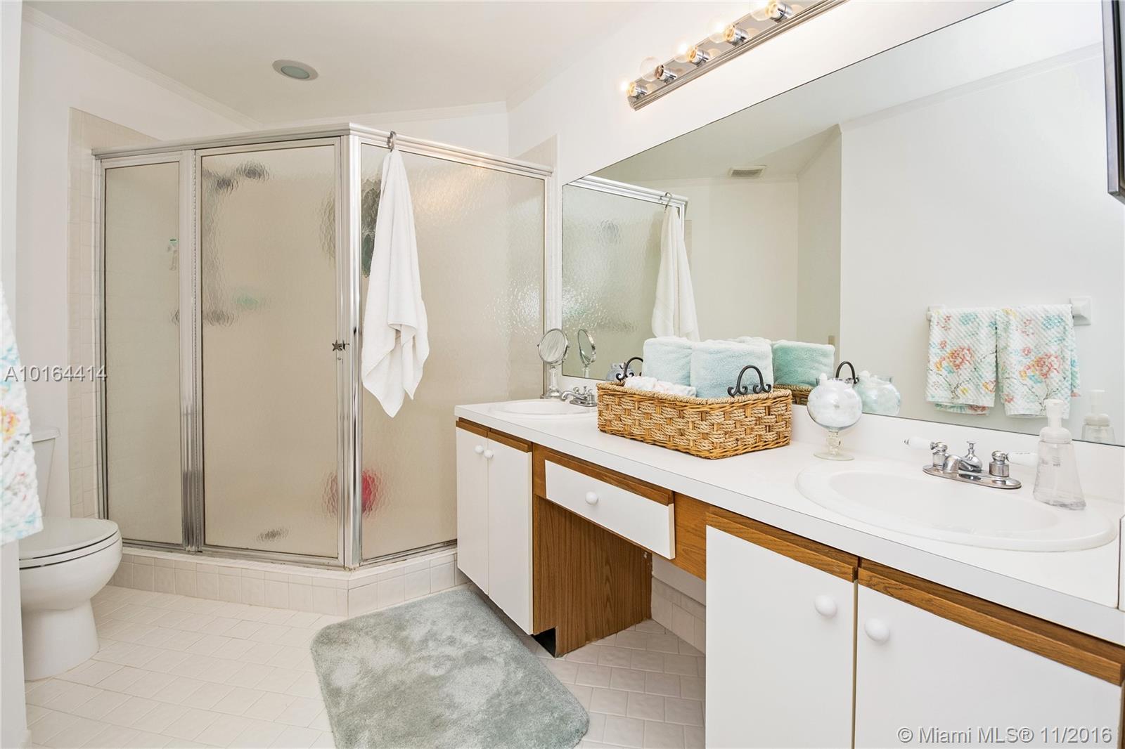 Forest Ridge Cluster Home - Residential