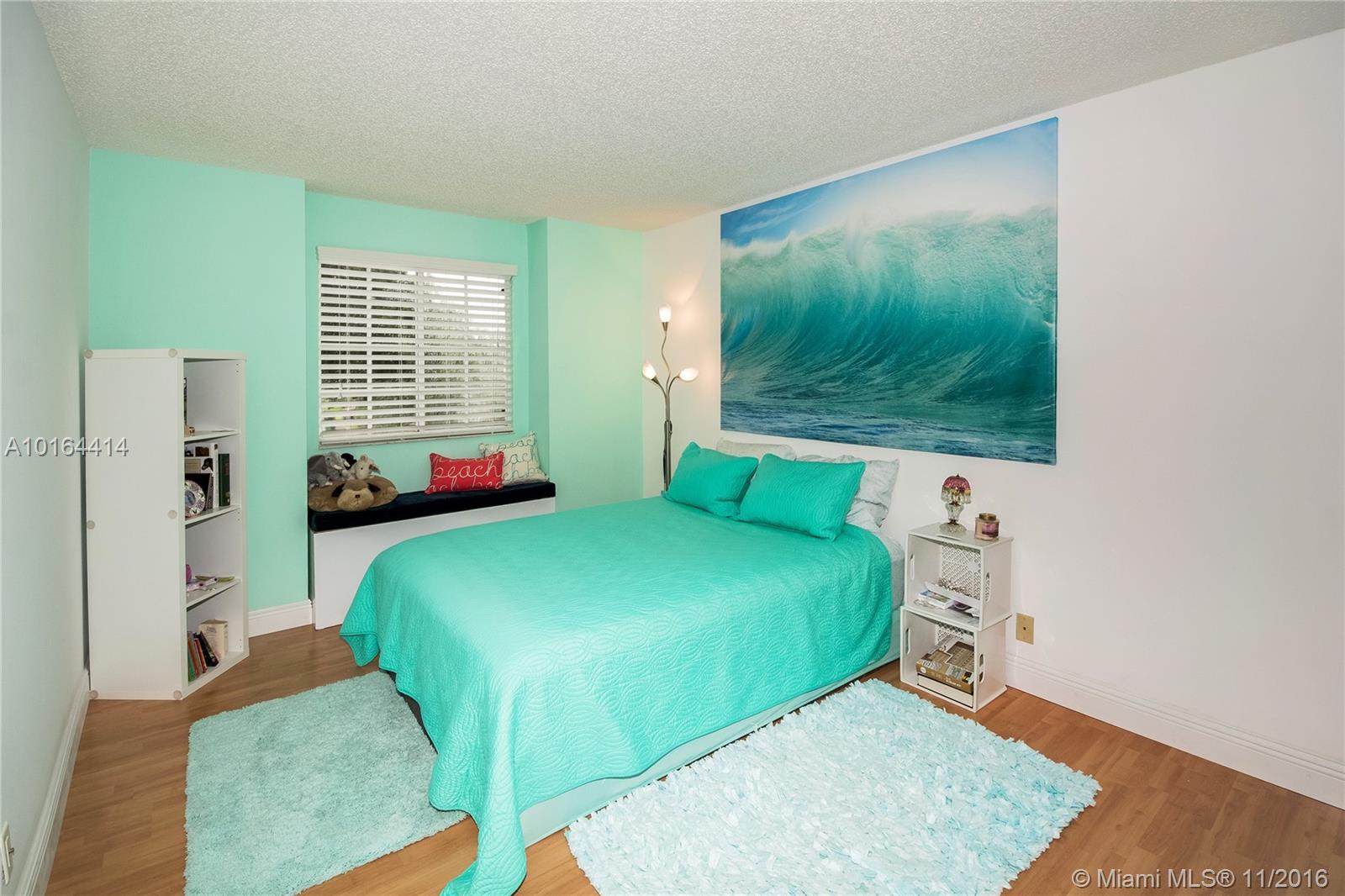 Forest Ridge Cluster Home - Residential