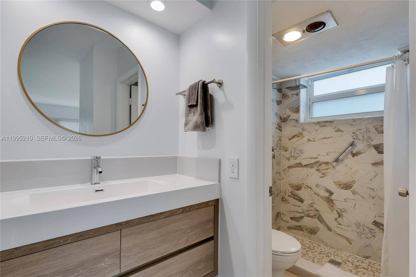 455 Paradise Isle Blvd 101