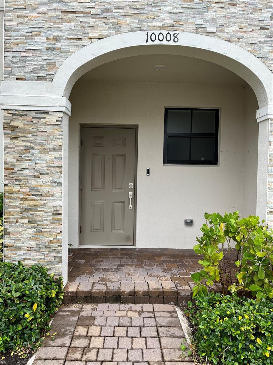 ENCLAVE SOUTH PHASE 2 - Residential Lease