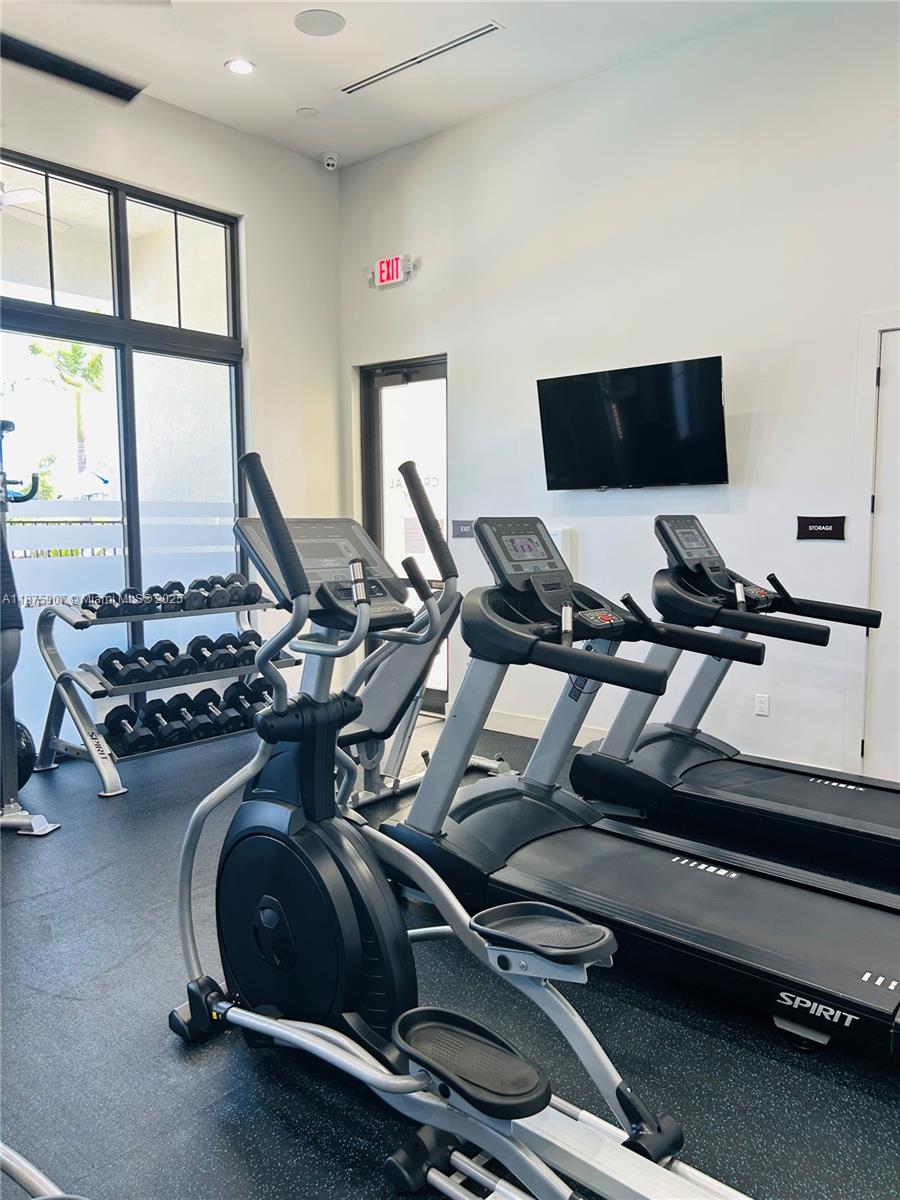 ENCLAVE SOUTH PHASE 2 - Residential Lease