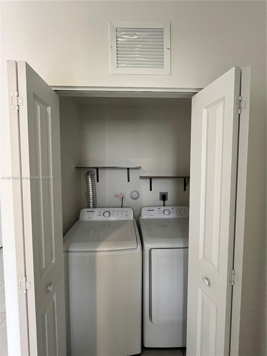 ENCLAVE SOUTH PHASE 2 - Residential Lease