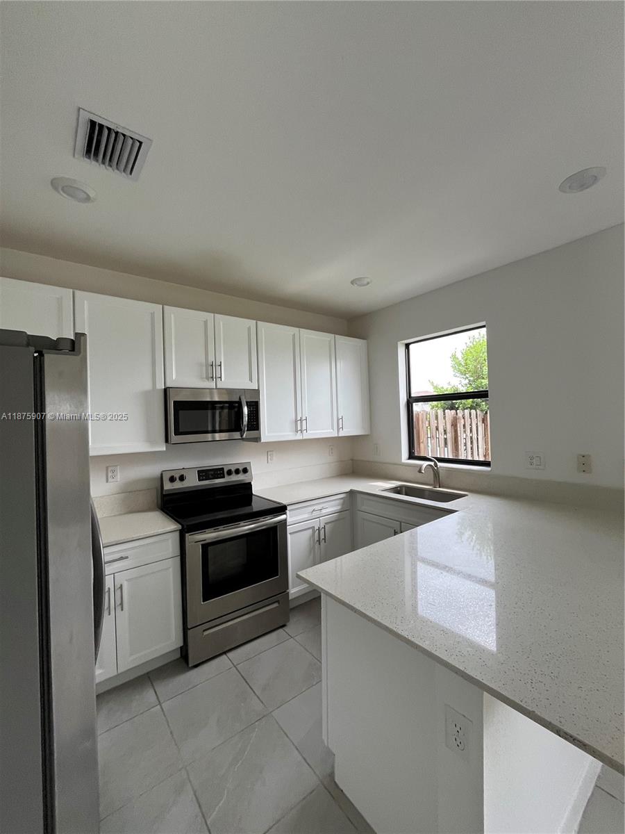 ENCLAVE SOUTH PHASE 2 - Residential Lease