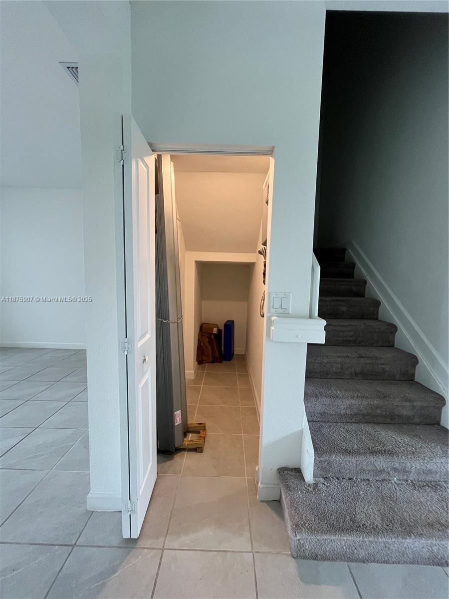 ENCLAVE SOUTH PHASE 2 - Residential Lease