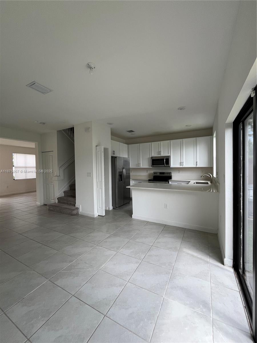 ENCLAVE SOUTH PHASE 2 - Residential Lease