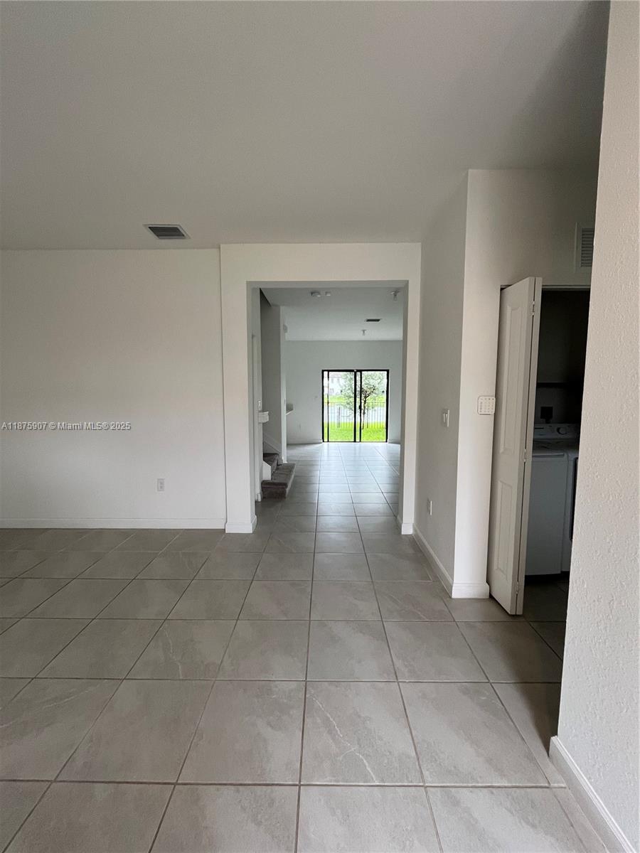 ENCLAVE SOUTH PHASE 2 - Residential Lease