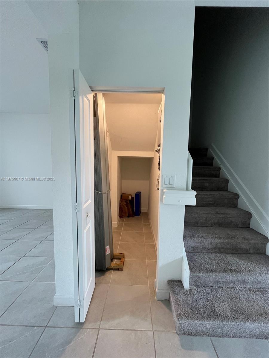 ENCLAVE SOUTH PHASE 2 - Residential Lease