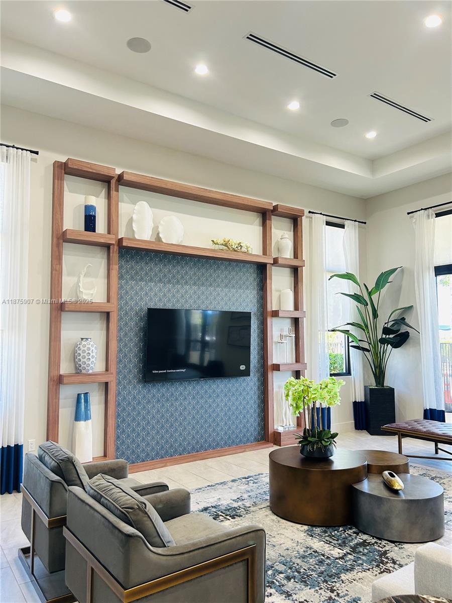 ENCLAVE SOUTH PHASE 2 - Residential Lease