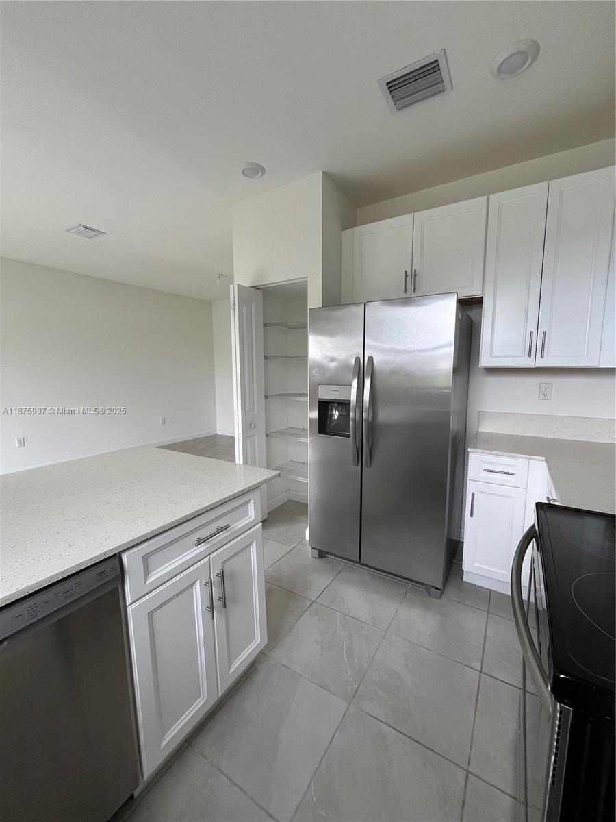 ENCLAVE SOUTH PHASE 2 - Residential Lease