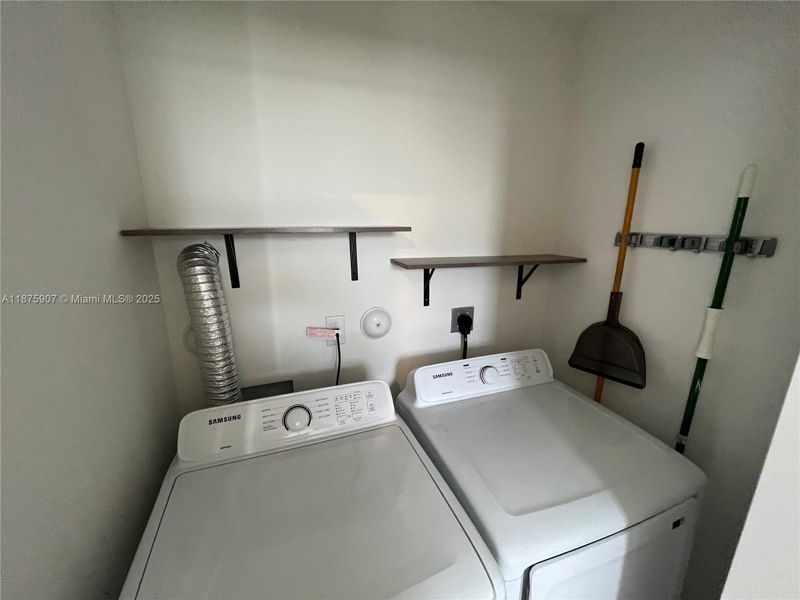 ENCLAVE SOUTH PHASE 2 - Residential Lease