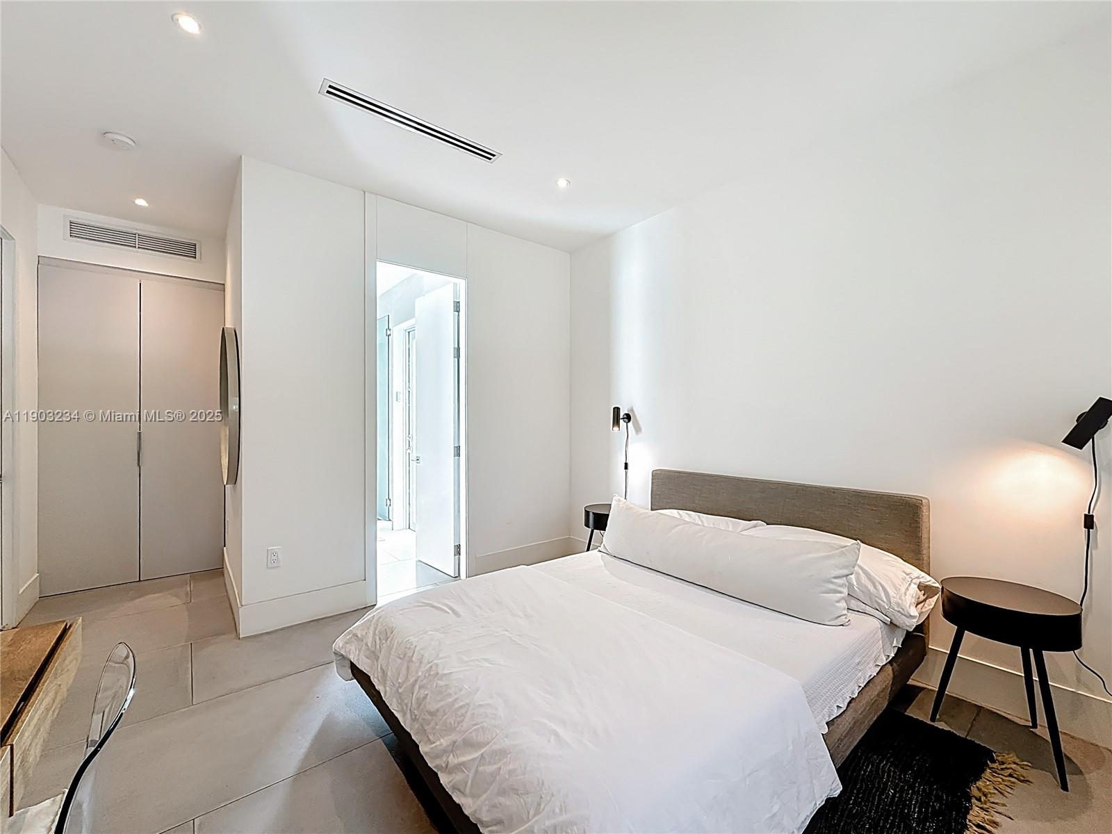 TROPICAL ISLE HOMES SUB - Residential Lease