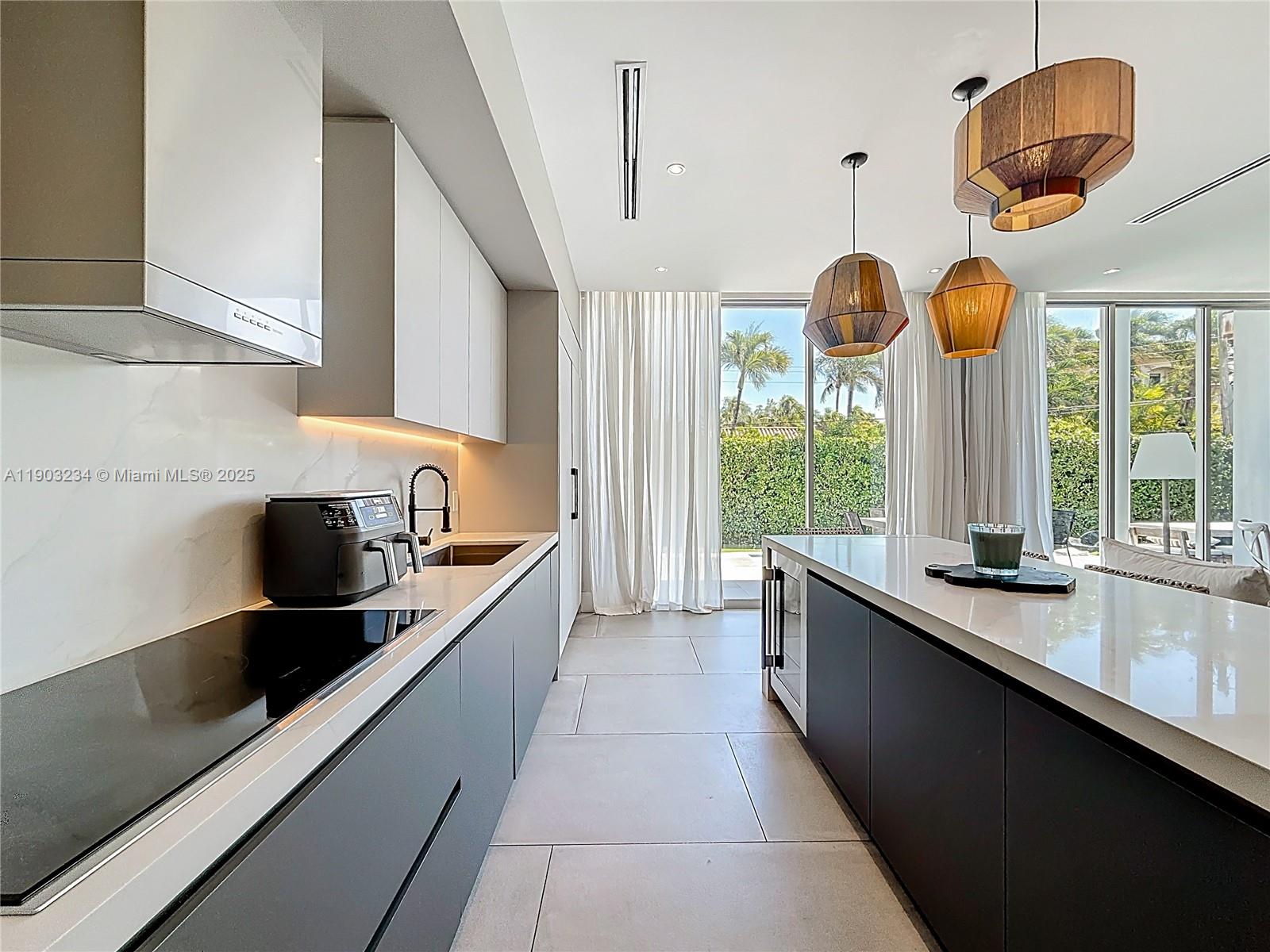 TROPICAL ISLE HOMES SUB - Residential Lease