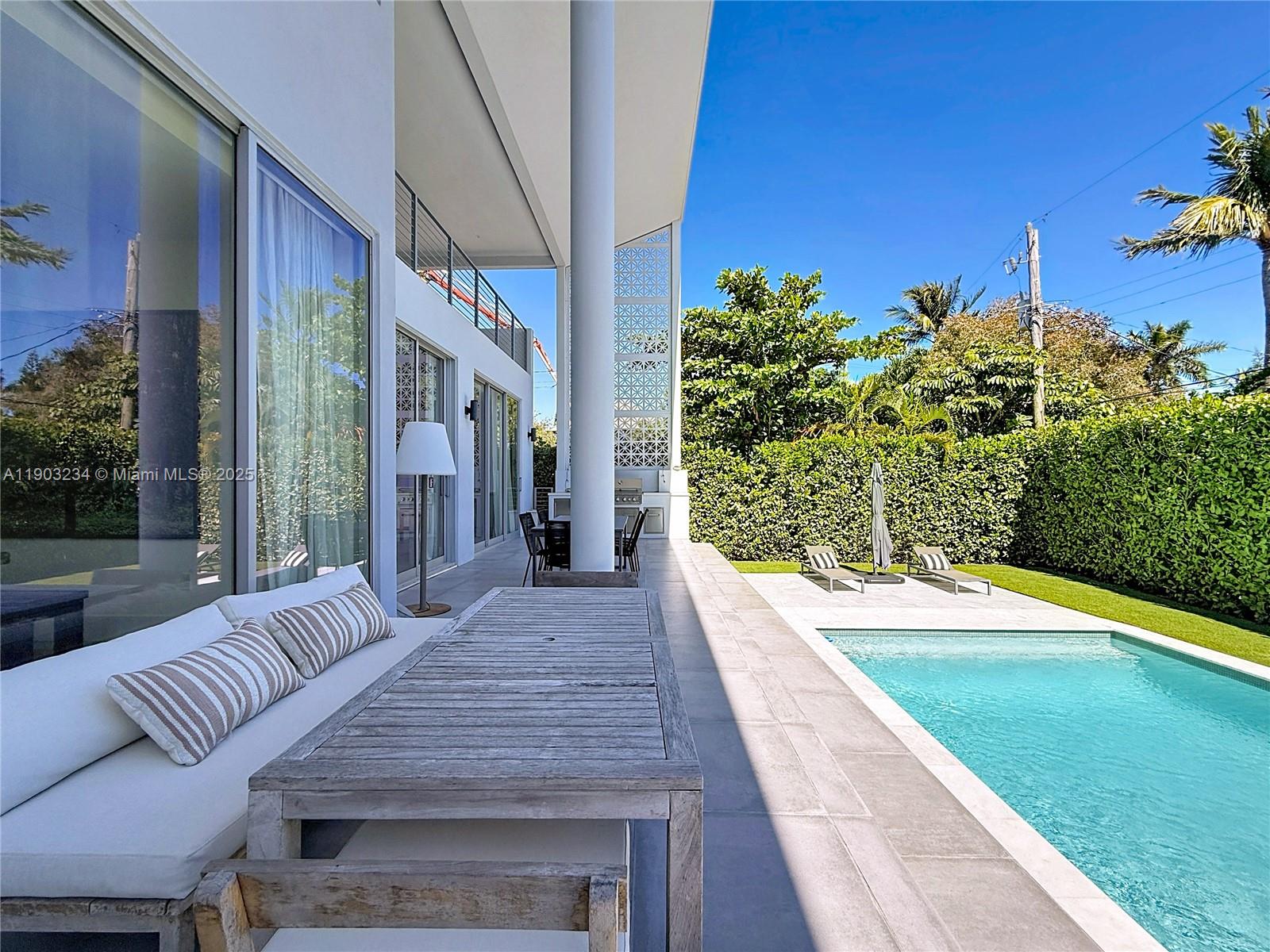 TROPICAL ISLE HOMES SUB - Residential Lease