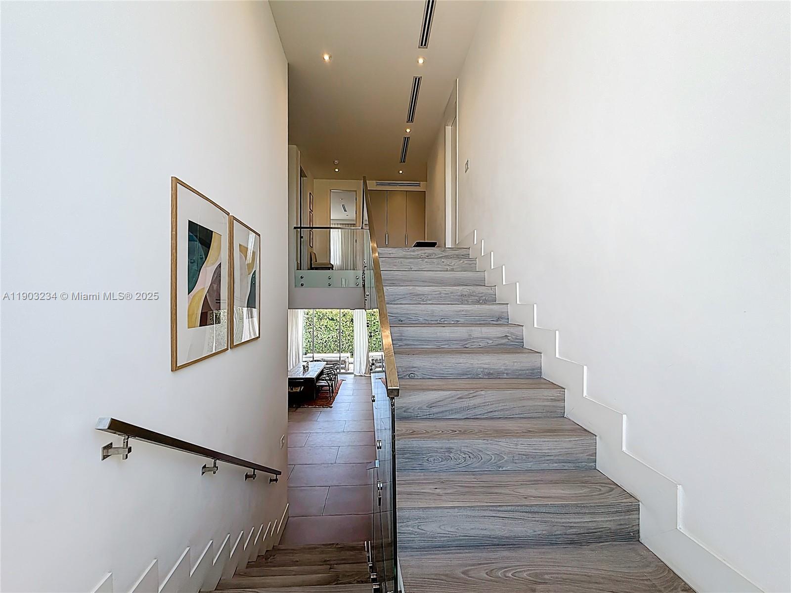 TROPICAL ISLE HOMES SUB - Residential Lease