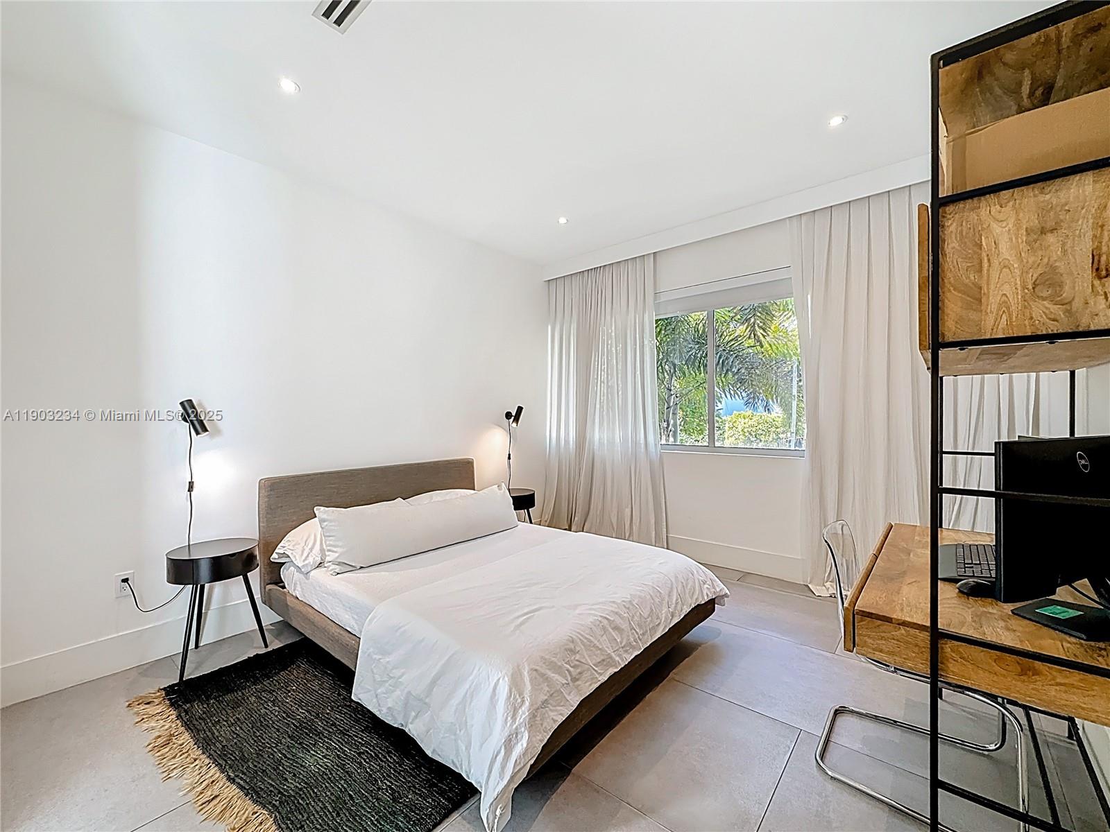 TROPICAL ISLE HOMES SUB - Residential Lease