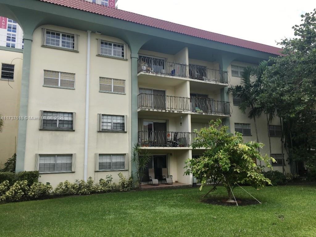 Rental Property at 8101 Sw 72nd Ave 219W, Miami, Broward County, Florida - Bedrooms: 1 
Bathrooms: 2  - $2,100 MO.