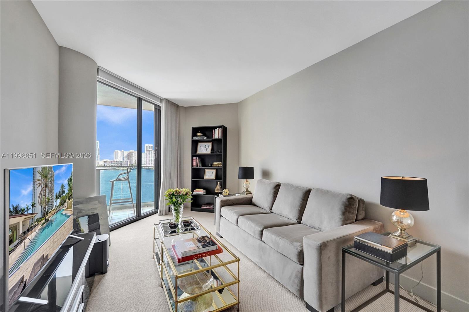 2800 ISL BLVD WILLIAMS IS - Residential