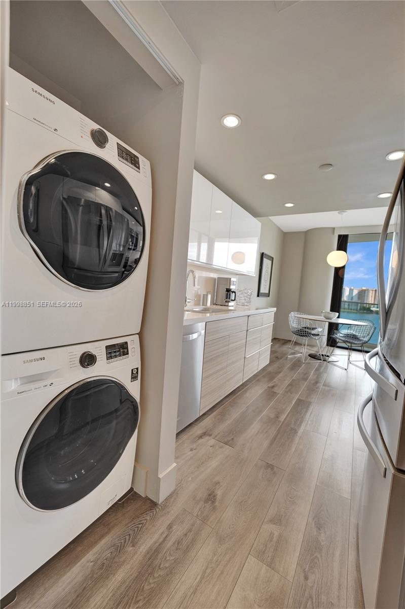 2800 ISL BLVD WILLIAMS IS - Residential