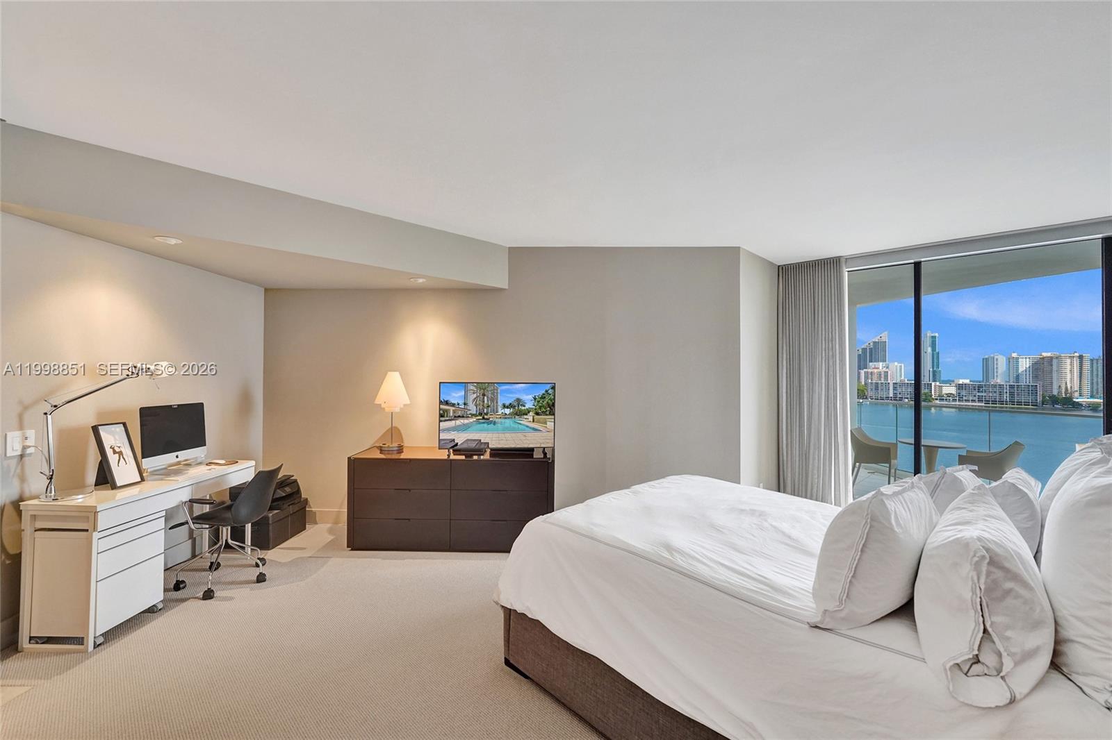 2800 ISL BLVD WILLIAMS IS - Residential