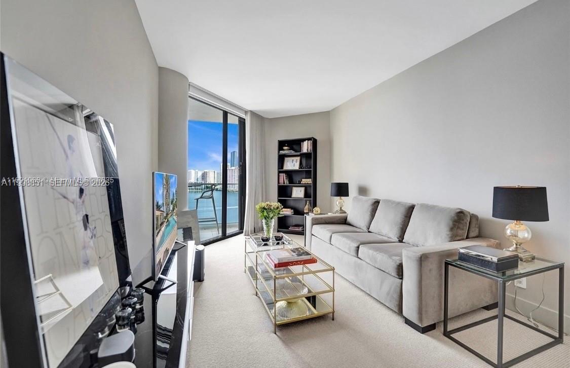 2800 ISL BLVD WILLIAMS IS - Residential