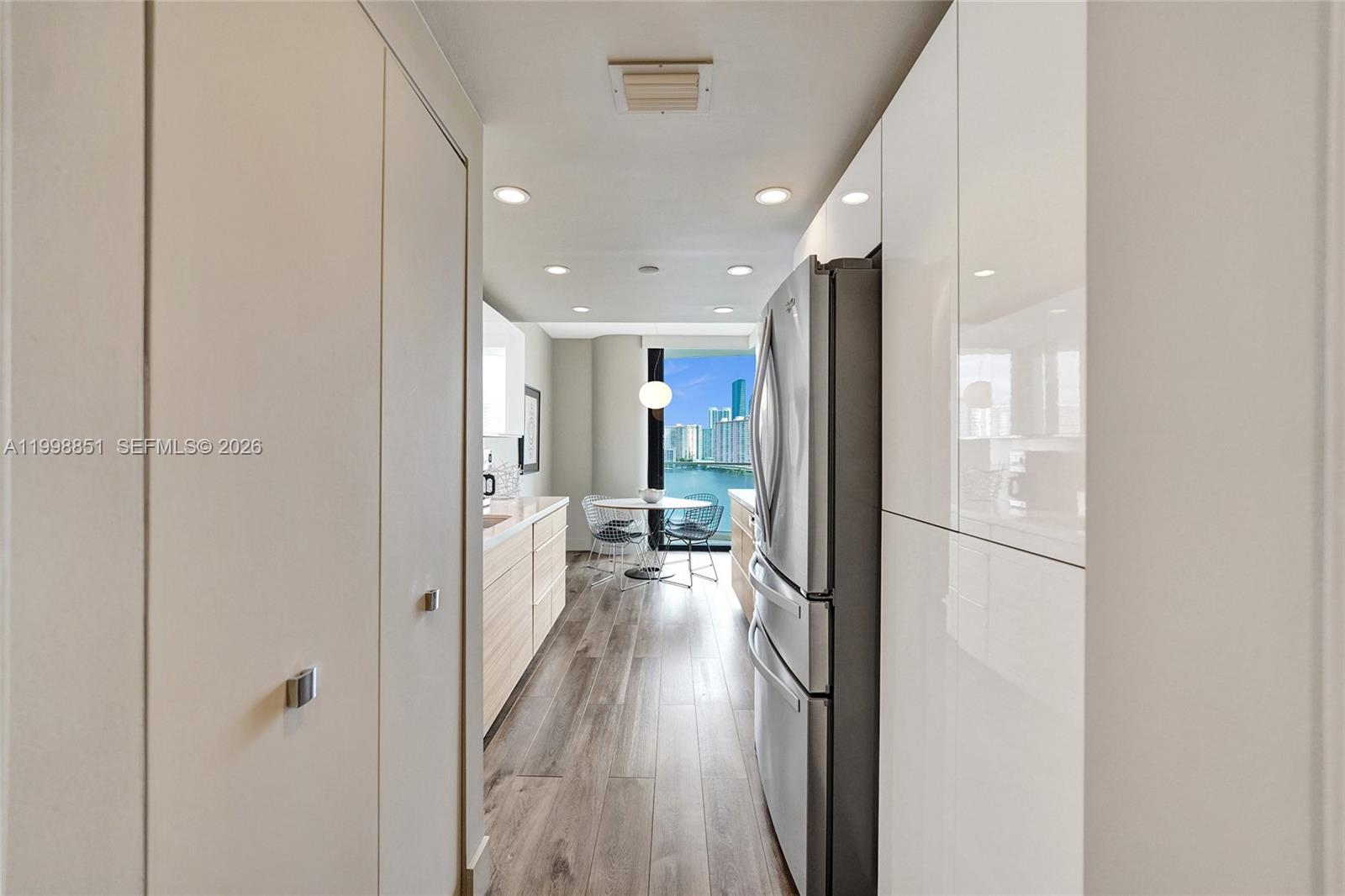 2800 ISL BLVD WILLIAMS IS - Residential