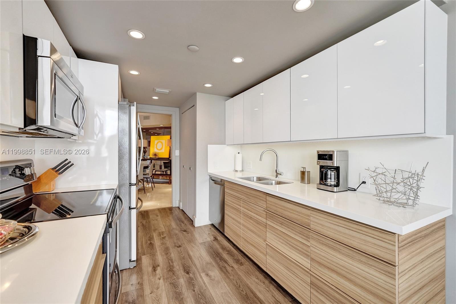 2800 ISL BLVD WILLIAMS IS - Residential